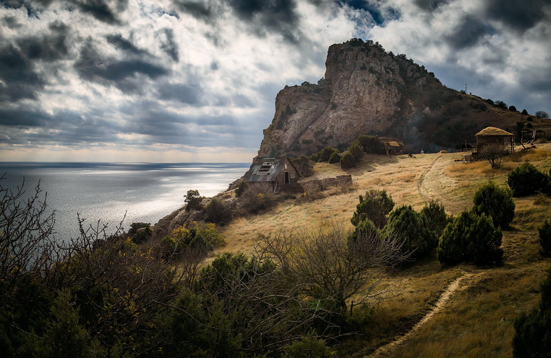 clouds, Crimea, landscape, nature, shore, house, Motyl, Balaclava, 1080P, the sky, tropinka, mountain, sea, shrubs