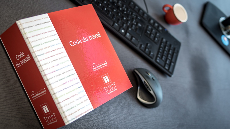 5K, calculator, no people, western script, red, wireless technology, hrd, right, the labour code, connection, case law, desk, keyboard, work, hiring, regulation