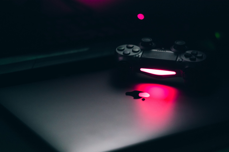 arts culture and entertainment, illuminated, darkness, no people, technology, playstation, single object, communication, remote control, 5K, dualshock