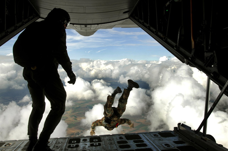 day, 1080P, men, transportation, two people, real people, outdoors, cloud - sky, skydiving, Soldier, airplane, air vehicle, motion, flying, government