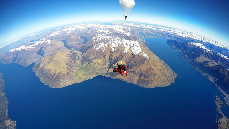 earth, aerial photography, queenstown, daytime, skydiving, sky, new zealand, lake wakatipu, extreme sport, 4K, paratrooper, mountain range, parachuting