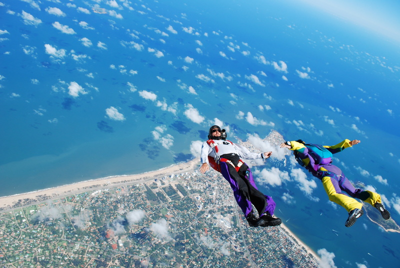 sea, camera, flying, container, beach, hat, parachutists, clouds, extreme sports, flyer camera, paratroopers, parasailing, 4K