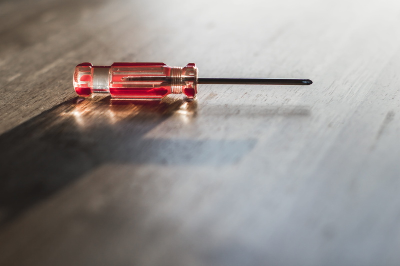 screwdriver, equipment, studio shot, injecting, diy, no people, tool, close-up, hardware, syringe, steel, metal, work, simplicity, 4K, wood - material
