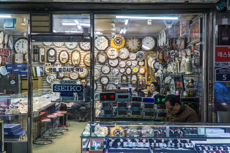 variation, timeless, business, seoul, real people, indoors, people, large group of objects, neon, collection, technology, shopping, 5K, reflection, time