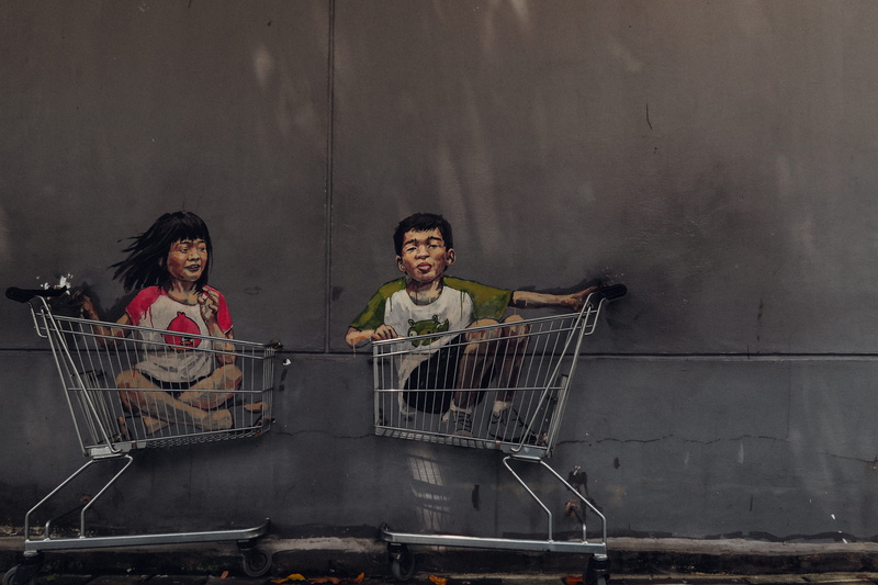 two people, shop, groceries, children, kids, young adult, art, females, retail, dim, buying, supermarket, men, 5K, dark, customer, street artist, shopping cart