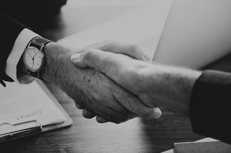 day, holding, american, business deal, cooperation, grayscale, black and white, people, agreement, company, using laptop, connected, collaborate, adult