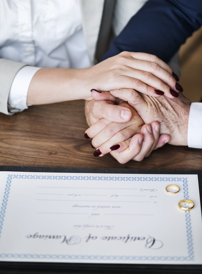 hands, near, human body part, smitten, publication, 5K, woman, america, hand, certification, valentines, women, husband, rings, pen, colored, marriage