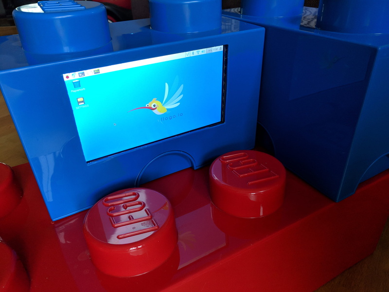 iot, one animal, animal, computer, no people, indoors, communication, container, animal wildlife, bird, swimming, red, lego, animal themes, blue, flogo