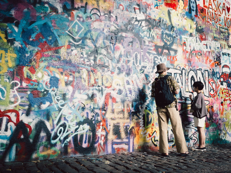 kid, creativity, paint, urban, boy, rear view, tourists, built structure, building exterior, day, mural, artistic, wall - building feature, people, 4K