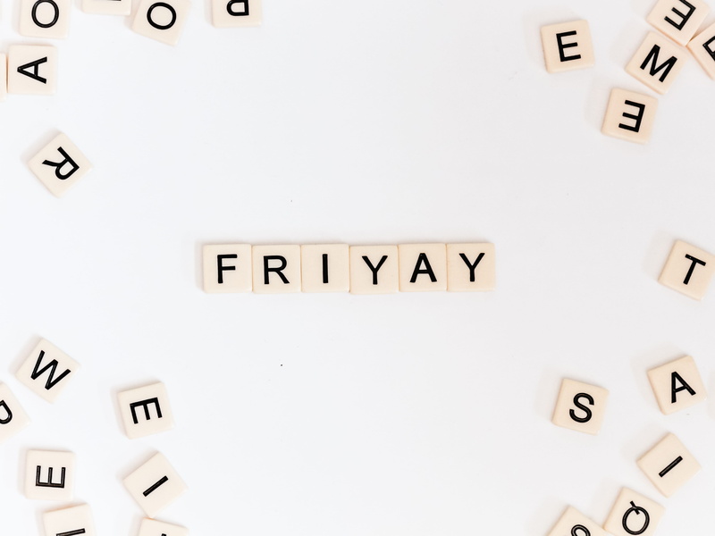 white background, large group of objects, no people, text, pieces, announcement, copy space, high angle view, typescript, studio shot, scrabble, alphabet