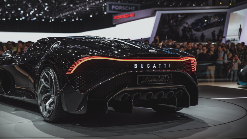 consumerism, mode of transportation, auto, bugatti, in a row, automobile, 5K, day, indoors, retail, luxury, land vehicle, reflection, black color, business