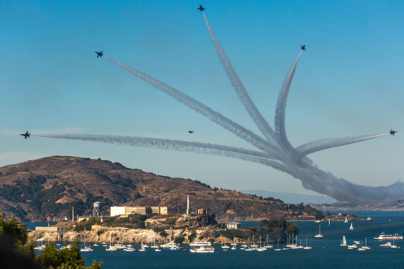 week, airshow, sky, vapor trail, sea, day, coast, fly, tourism, ocean, bay, alcatraz, flight, show, mode of transportation, water, daytime, 5K, california