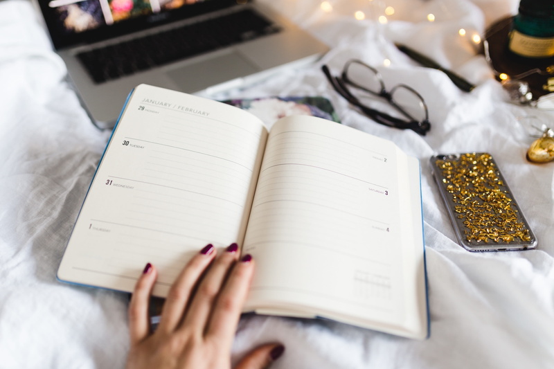 5K, agenda, adult, holding, women, book, work, selective focus, paper, human body part, ring, books, bed, text, calendar, high angle view, study, starting