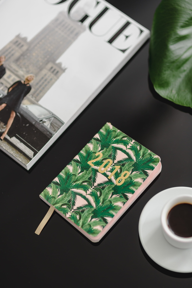 5K, agenda, portable information device, wireless technology, connection, mug, top, no people, black, drink, laptop, food and drink, high angle view, computer