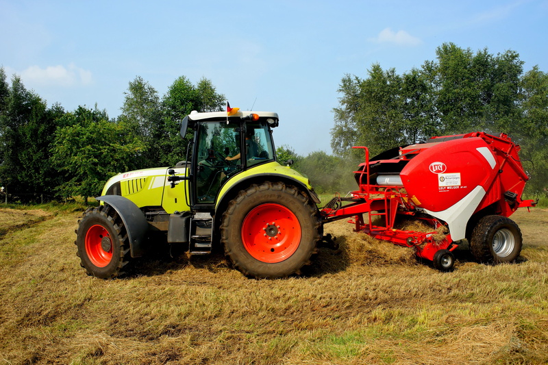 rural scene, retract, agricultural machinery, bauer, growth, green, agricultural equipment, hurry, farm, plant, press, machinery, meadow, round baler, custom work