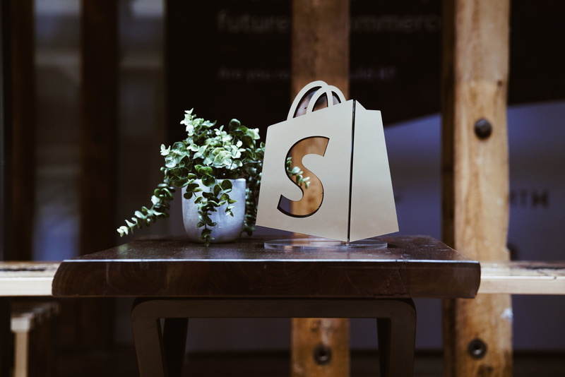 photo, art and craft, chair, Business, seat, shopify, no people, window, nature, restaurant, Professional, table, food and drink, focus on foreground, Plants
