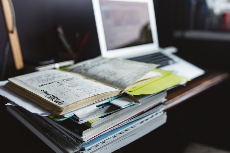 laptop, 5K, workplace, book, publication, stack, furniture, education, table, macbook, paper, workspace, still life, business, walls, Contemporary, office