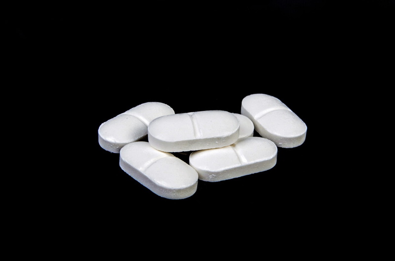 studio shot, 1080P, antibiotic, medicine, care, remedy, sick, oral, healthcare and medicine, hospital, lying on side, antioxidant, pill, pollution, sickness