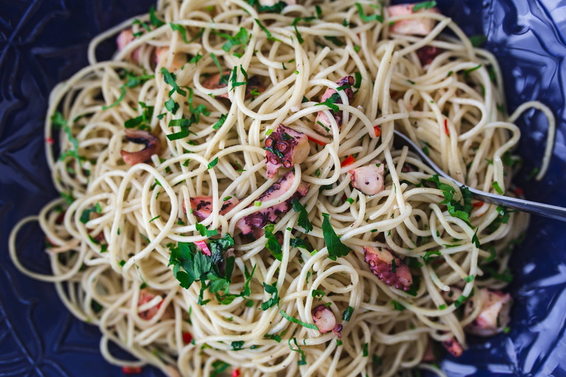 red wine, no people, octopus, serving size, spaghetti, vegetable, crayfish, herb, Fancy, italian food, wine, decorated, wellbeing, 5K, pasta, still life