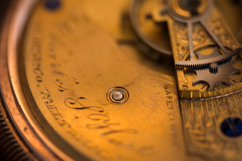 pocket watch, workings, gold colored, clock, equipment, skeleton, indoors, machine part, gear, selective focus, minute hand, brass, number, no people, 8K