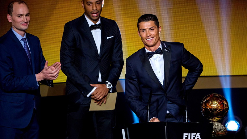d, thierry, madrid, winner, tuxedo, ballon dor, real, speaks, s, ronaldo, r, henry, portugal, black, fifa, 1080P, men, c, football, cristiano ronaldo