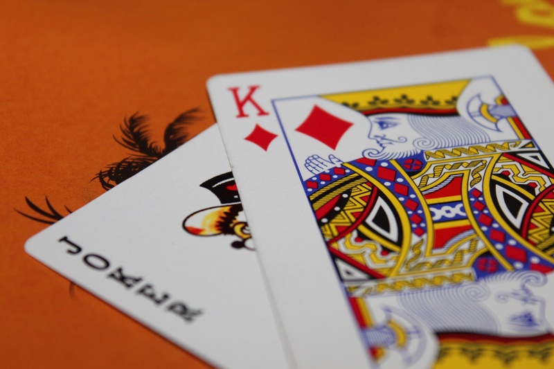 poker - card game, play, close-up, cards, letter, leisure games, gambling, relaxation, arts culture and entertainment, king, poker, playing cards, gamble