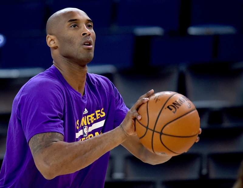 coach, indoors, athlete, sport, ball, occupation, adult, one person, basketball - sport, basketball uniform, kobe bryant widescreen desktop, standing, portrait