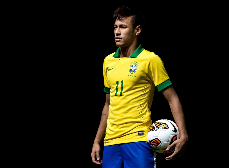 sports Team, Football, soccer, people, soccer uniform, Sport, soccer Ball, polo, soccer Player, Neymar da Silva Santos Junior, three quarter length, New Kit 13-14