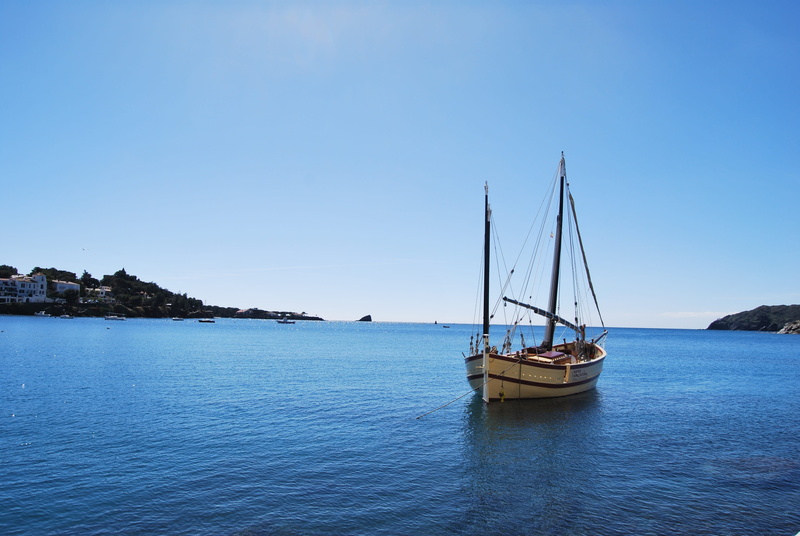 browse, boat, day, water, adventure, sea, luxury, barca, sailboat, nature, daytime, white, anchored, cadaqués, yacht, tranquil scene, scenics - nature