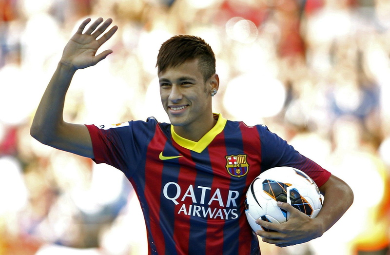 waist up, men, sportswear, Neymar, lifestyles, arms raised, young men, footballers, focus on foreground, front view, 1080P, day, incidental people, happiness
