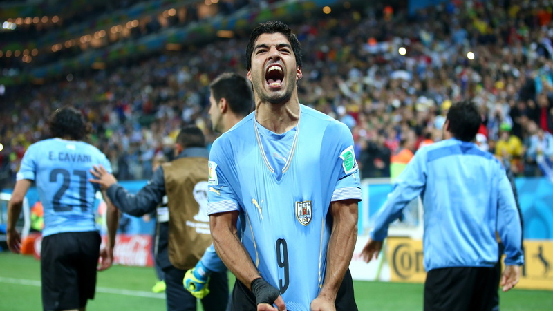 man, 4K, holding, soccer, wearing, shirt, FIFA, jersey, Barcelona, The best players 2015, Luis Alberto Suárez Díaz, Luis Suarez, blue, Striker, Football