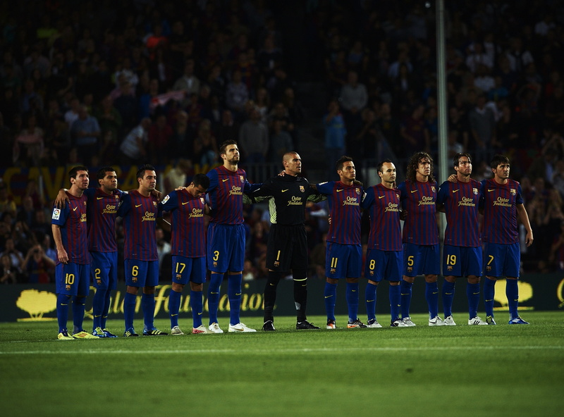 team sport, clothing, sport, fcb, large group of people, grass, men, Sports, Football, 2K, standing, soccer team, togetherness, sports uniform, cooperation