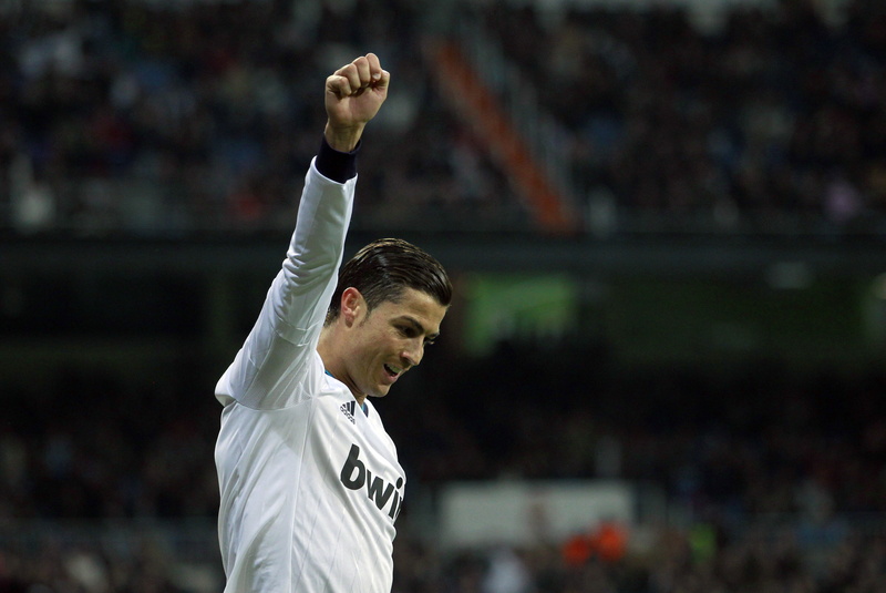limb, emotion, playing, young Adult, professional Sport, 2K, one Man Only, human body part, stadium, incidental people, healthy Lifestyle, real madrid