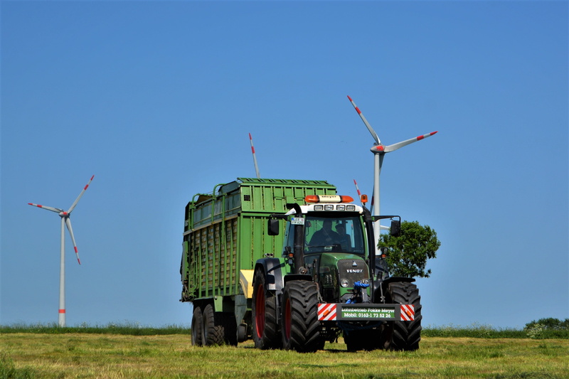 midlum, wage operating, arable, renewable energy, field, landscape, fendt, weener, rheiderland include a, blue, 4K, land, agricultural machinery, harvest