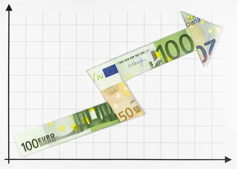 growth, banks, bills, paper currency, bank note, business, bank, text, no people, currency, trend, paper, western script, communication, stock exchange
