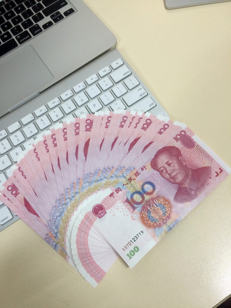 drink, paper Currency, hundred dollar bills, computer keyboard, public domain, bills, Macbook, dollar bills, yuan, indoors, finance, hundred, still life