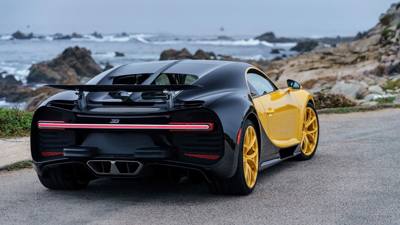 sports car, nature, bugatti chiron, bugatti, stationary, retro styled, racecar, land, speed, focus on foreground, car, 4K, mode of transportation, luxury car