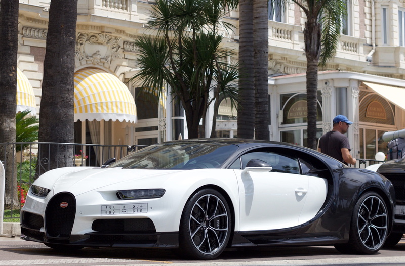 land vehicle, hotels, city, bugatti chiron, tropical climate, vintage car, vehicles, motor, expensive, veyron, quick, style, wheel, transportation, building