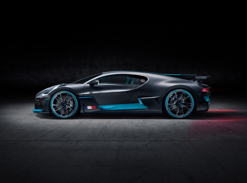 Divo, side view, 2019 Bugatti Divo, background, Bugatti Divo, hypercar, 4K