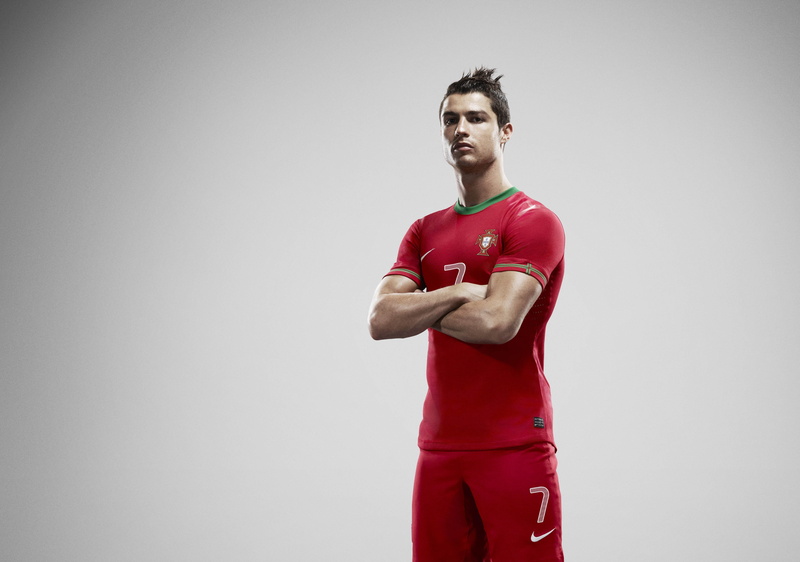 wearing, HD, 4K, christiano, jersey, 4K, red, nike, shorts, Cristiano Ronaldo, ronaldo, soccer, crew, shirt, neck