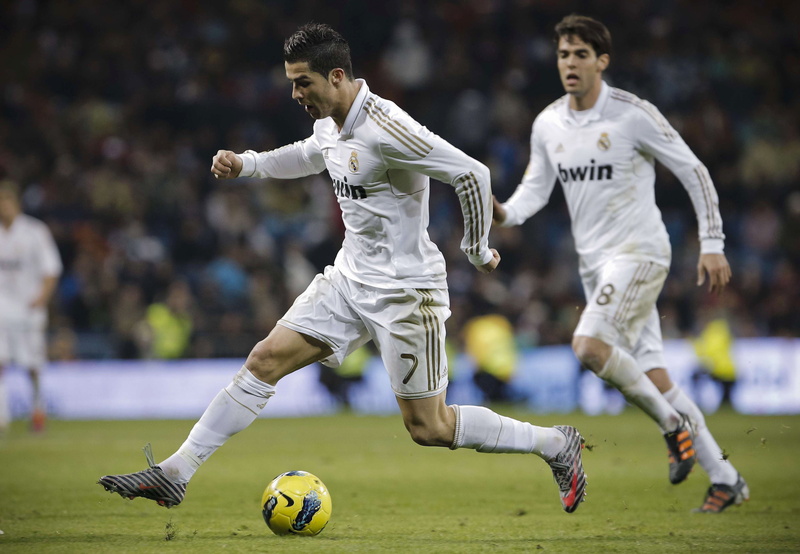 C. Ronaldo, sport, sports Team, kicking, sports equipment, sports Uniform, action, soccer Player, men, match - sport, grass, outdoors, playing Field, Real Madrid