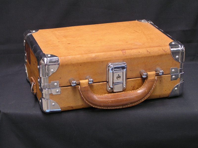 journey, tourism, travel, tourist, handle, no people, vacation, attache, brown, close-up, carrying case, luggage, grey, still life, briefcase, bag, vacations