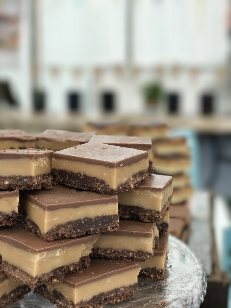 no people, brown, sweet food, indulgence, indoors, freshness, ready-to-eat, biscuit, unhealthy eating, snack, baking, temptation, sweet, focus on foreground
