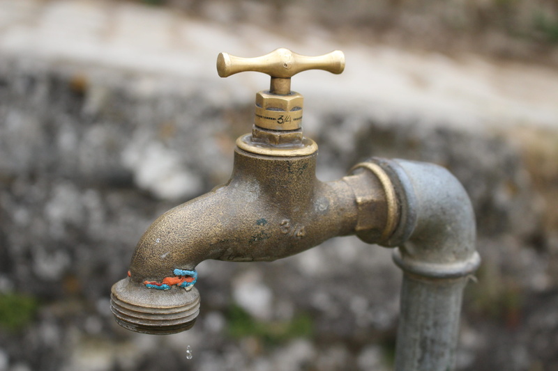 pipe - tube, close-up, rusty, focus on foreground, machine valve, outdoors, city, Faucet, 5K, no people, nature, water, valve, day, dom, tap, connection
