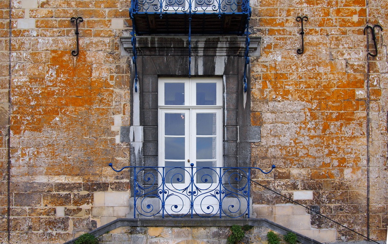 wall - building feature, wall, glass, building, residential building, window frame, weathered, day, window, entrance, apartment, framed, no people, door