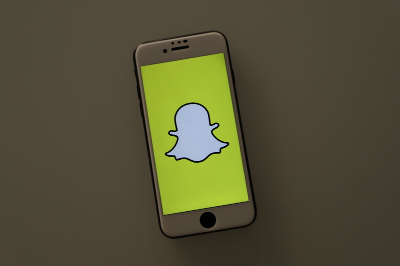 portable information device, social media, green color, icon, mobile app, phone, no people, social networks, single object, smartphone, close-up, 5K, screen
