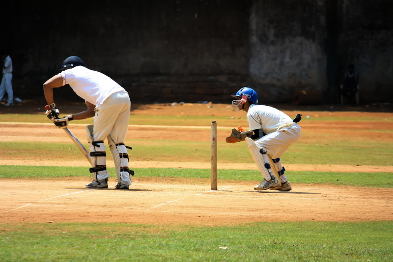 sports, two, daytime, clothing, practice, sport, 4K, baseball, outdoors, playing field, field, wicketkeeper, defence, activity, people, leisure activity
