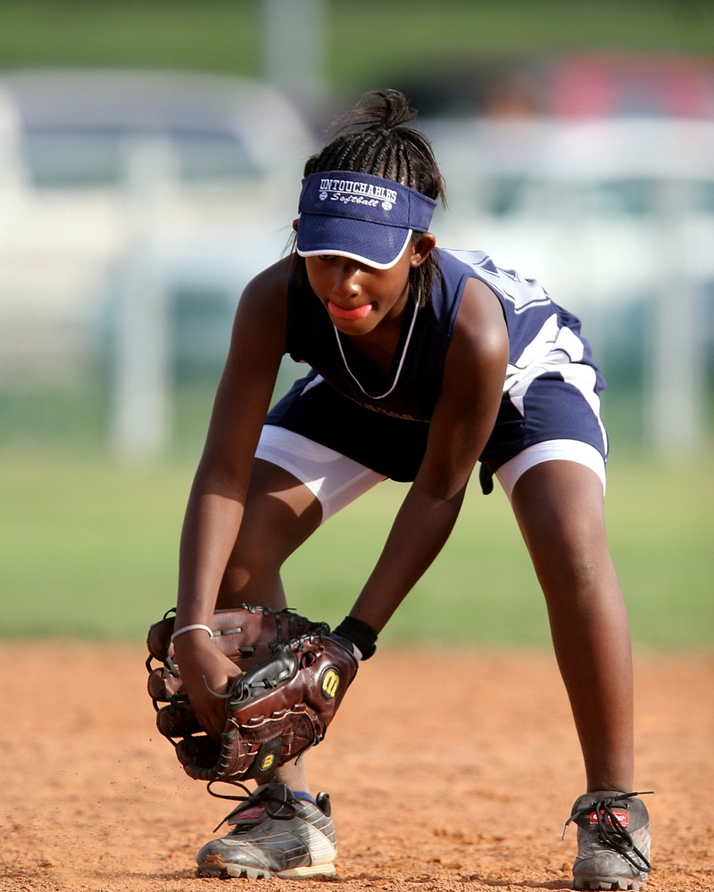 competition, athlete, real people, mitt, field, women, young adult, sports clothing, full length, Fielding, teenager, Softball, infield, player, adults only