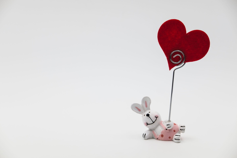 greeting card, small, affection, teddy bear, copy space, studio shot, love, indoors, celebration, deco, message, care, heart shape, representation, osterkarte