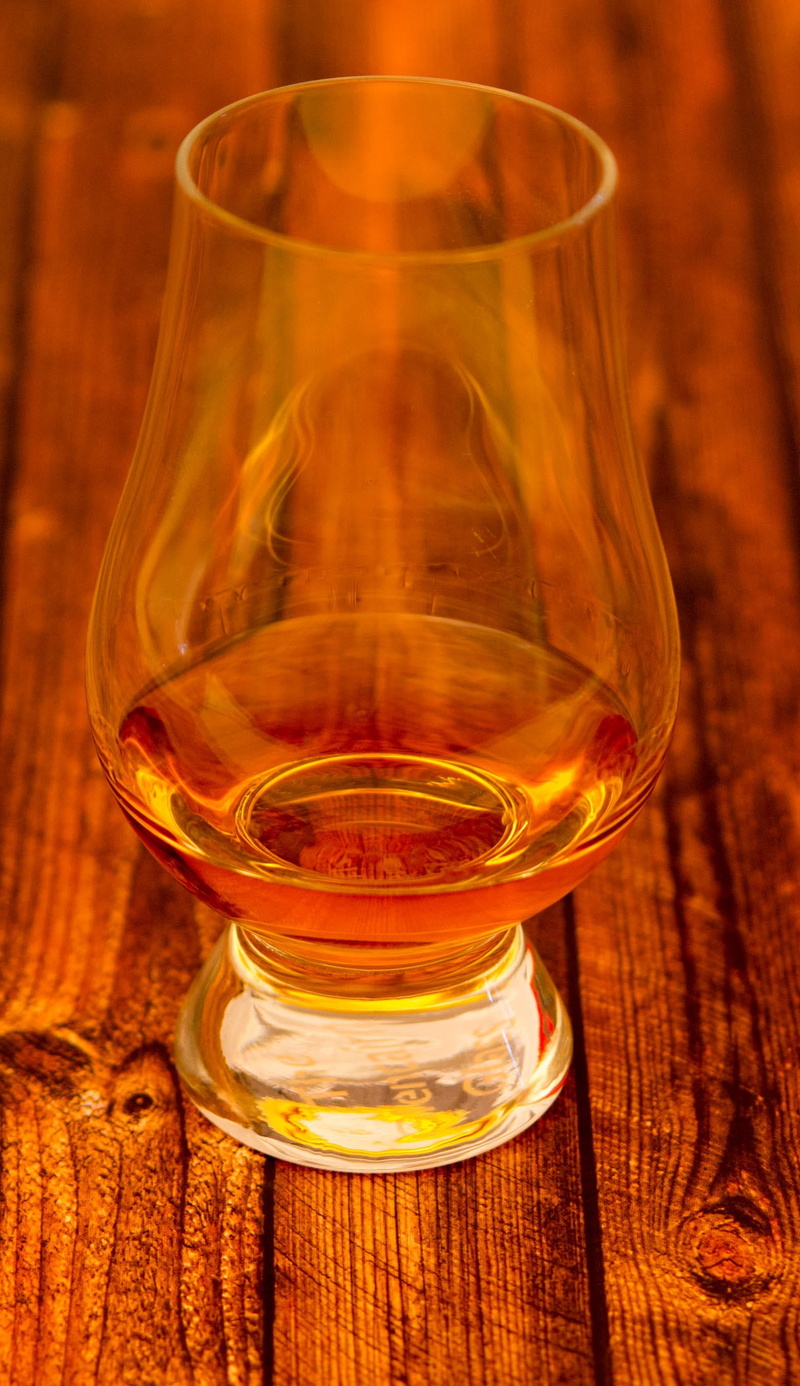 transparent, close-up, alcohol, Glass, drinking glass, benefit from, bourbon, no people, tea - hot drink, household equipment, alcoholic beverage, glencairn glass